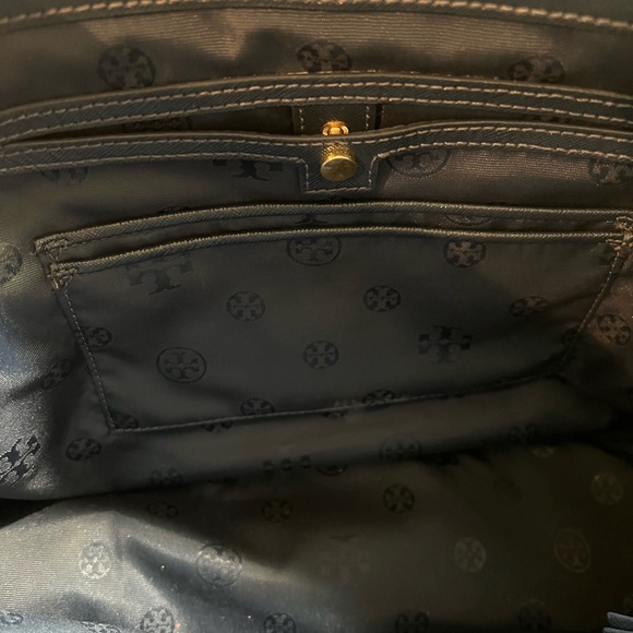 Tory Burch Robinson Double-Zip Saffiano Tote, Dark Navy Blue with Gold Hardware - Picture 8 of 9